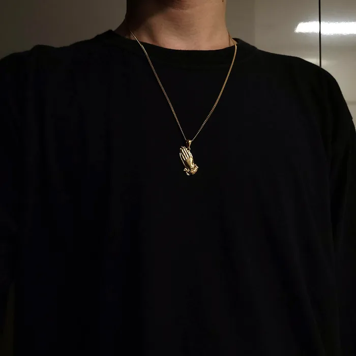 14k 18k gold praying hands pendant necklace 1 carre dor Necklaces