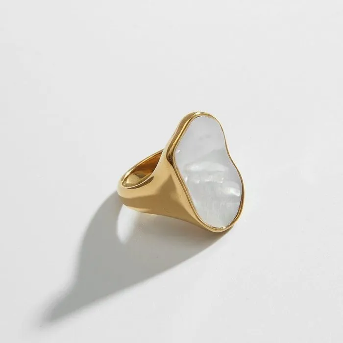 Ariel Signet Ring Biella Vintage Rings