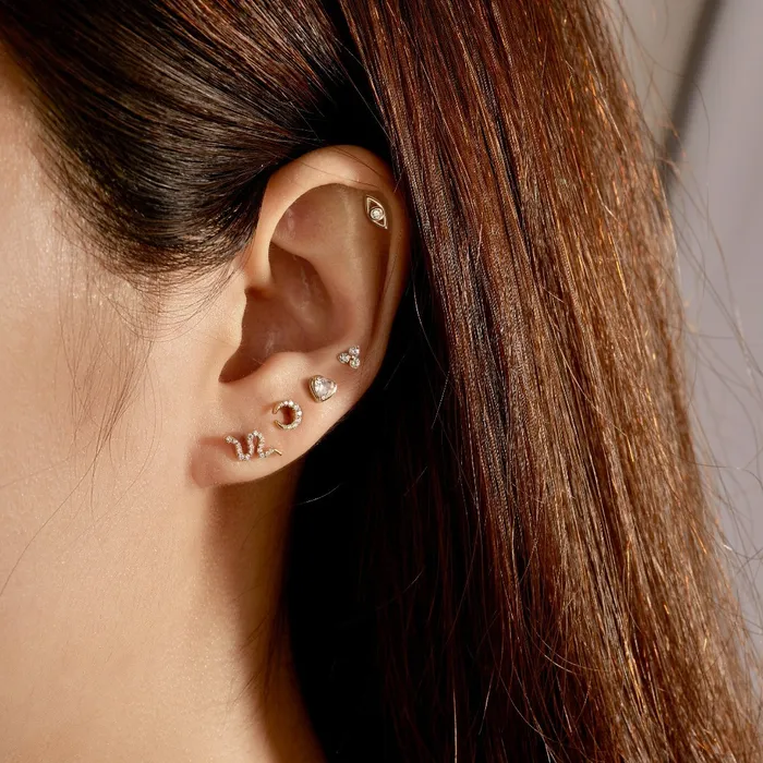 AURELIE GI Earrings ARABELLA White Sapphire Heart Threadless Flatback Earring