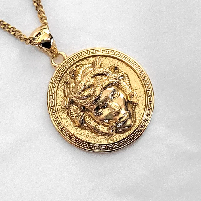 carre dor Necklaces 14k 18k gold mens circle medusa pendant necklace 1