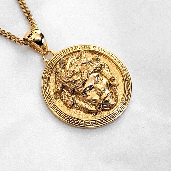 carre dor Necklaces 14k 18k gold mens circle medusa pendant necklace 1