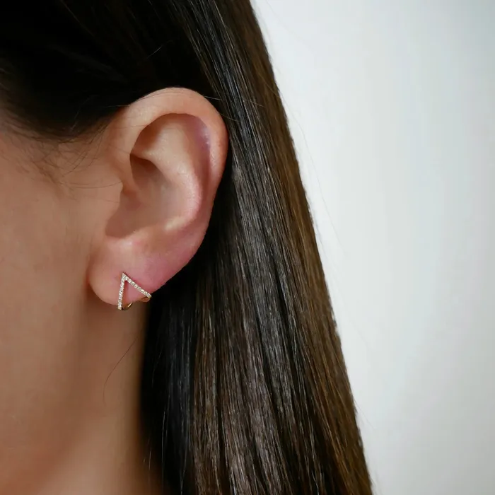 Earrings ef collection Diamond Chevron Huggie