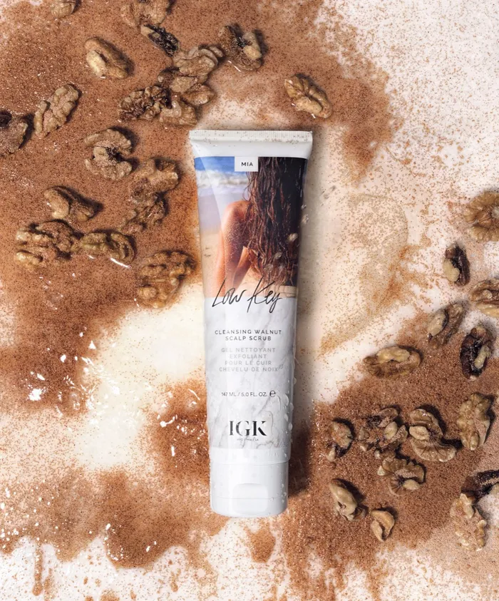 Earrings IGK Hair Low Key Cleansing Walnut Scalp Scrub