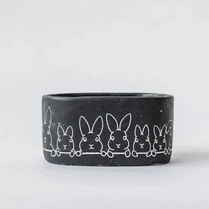 Forpost Trade Rings Wide Black Planter Pot wBunnies