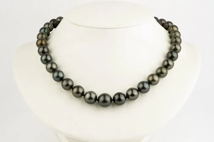 Kamoka Pearl Earrings Midnight Sky 98137mm Tahitian Pearl Strand