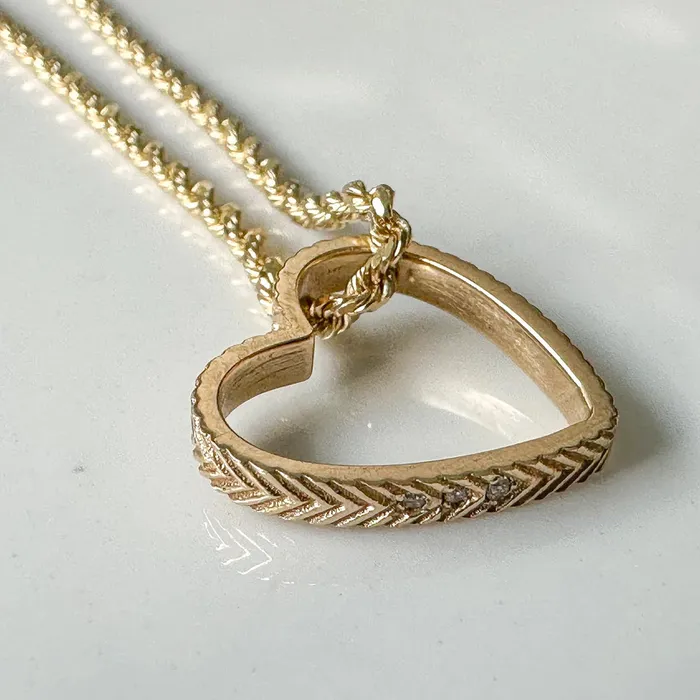 Lingua Rings Chevron Open Heart