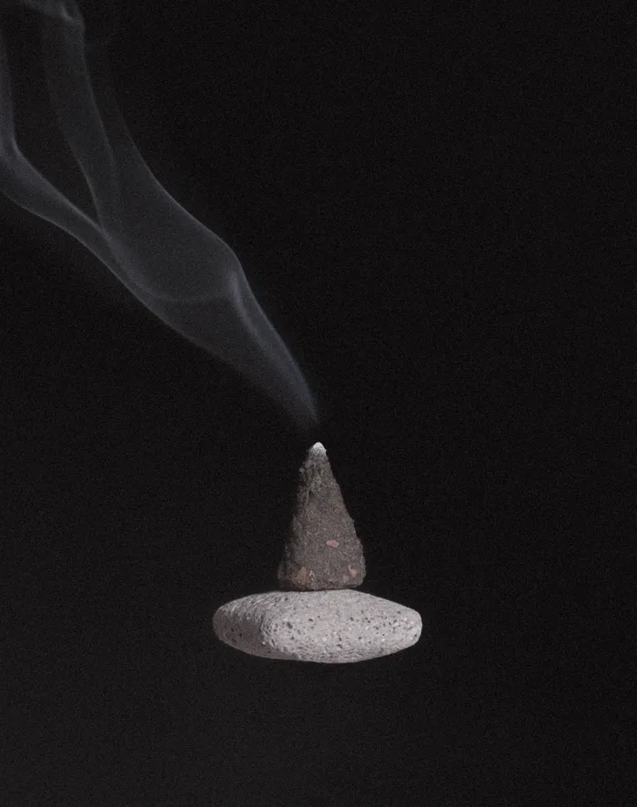 MYJN Earrings Kirihana 18 Incense Cone