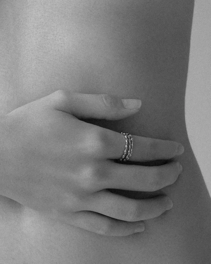 MYJN Rings Je Beaded Stacking Ring