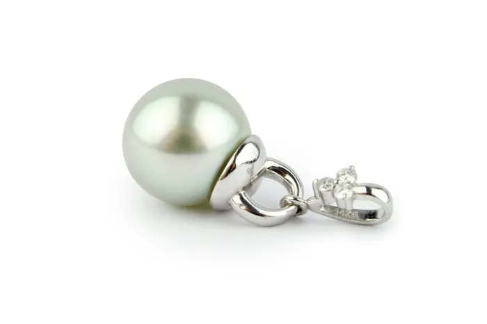 Necklaces Tahitian Pearl Diamond 108mm Mareva Pendant on 14K White Gold Kamoka Pearl