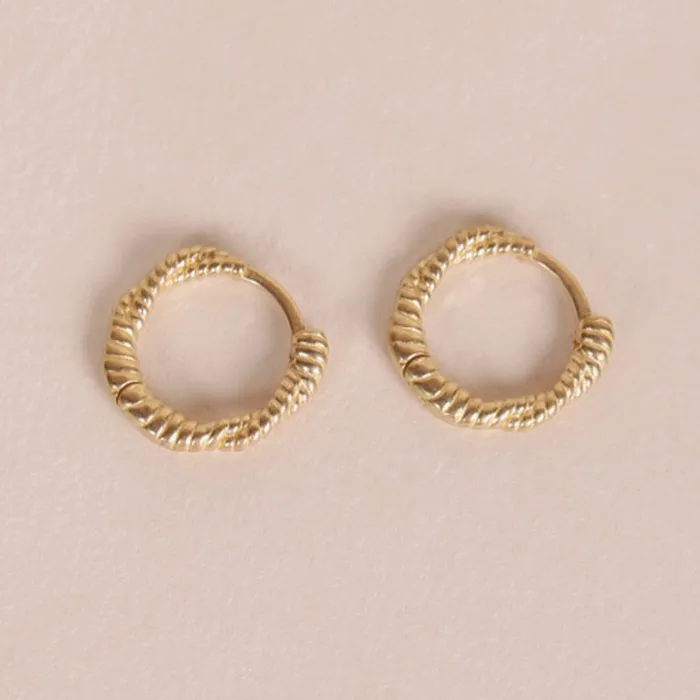 Twisted Hoop Ohrschmuck WAEKURA WAEKURA Earrings