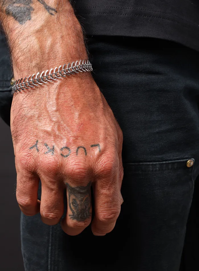 Waterproof Stainless Steel Spine Chain Bracelet WE ARE ALL SMITH Mens Jewelry Clothing Bracelets Waterproof Stainless Steel Spine Chain Bracelet WE ARE ALL SMITH Mens Jewelry Clothing Bracelets
