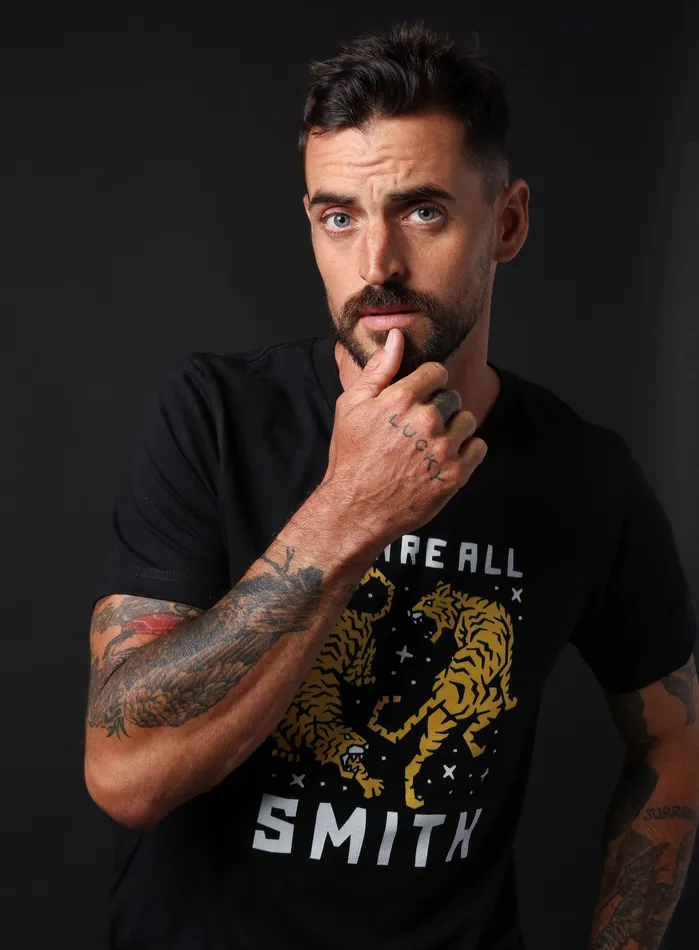 WE ARE ALL SMITH Mens Jewelry Clothing Rings Unisex Double Tigers Black Short Sleeve tshirt