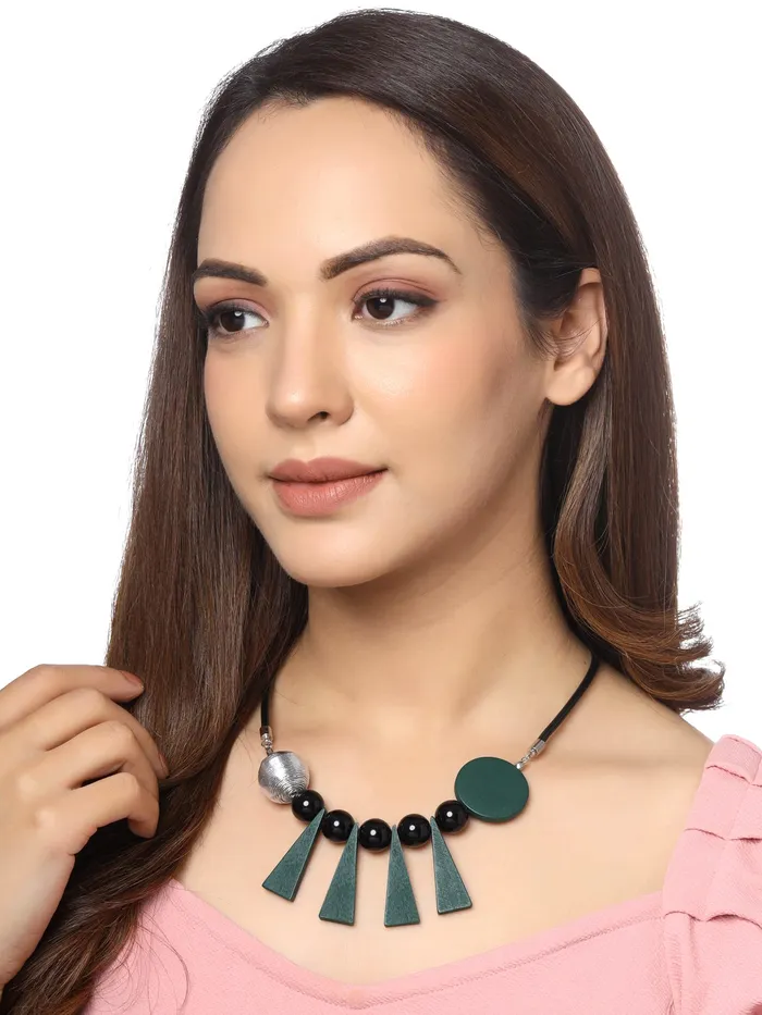 Yellow Chimes Earrings Yellow Chimes Necklace for Women and Girls Fashion Green Choker Necklace for Women Western Geometric Statement Style Choker Necklace Birthday Gift for Girls Women Anniversary Gift for Wife