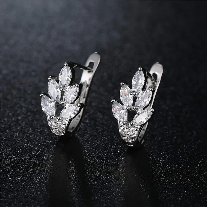 Yellow Chimes Necklaces Yellow Chimes Crystal Earrings for Women Leafy Shaped Rhodium Plated White Crystal Clip On Stud Earrings for Women and Girls