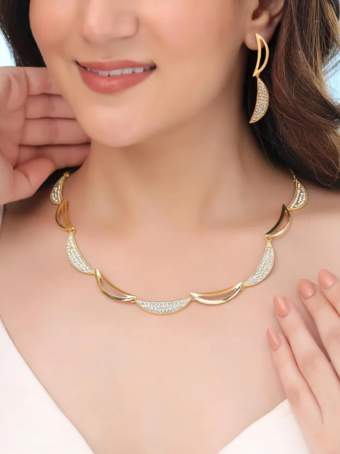 Yellow Chimes Necklaces Yellow Chimes Necklace Set for Women White Stone Necklace Set A5 Crystal Jewellery Set for Women Luxe Layers Rose Gold Plated Necklace Set Birthday Anniversary Gift for Women Wife